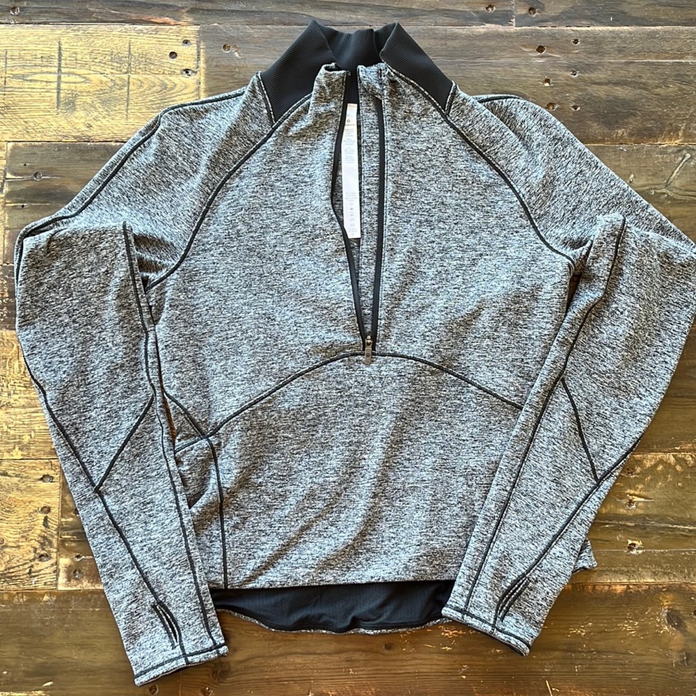 Lululemon Size 6 Run Half Zip Sweatshirt in heather gray.